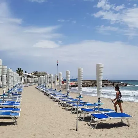 Nido Sul Mare In Mezzo A Parco Secolare Semesterbostad Sanremo
